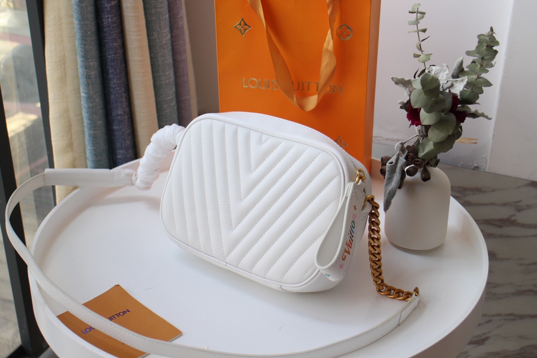 Replica Louis Vuitton New Wave Camera Bag M53683 - Image 11