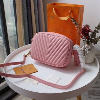 Alternative view of Replica Louis Vuitton New Wave Camera Bag M53683