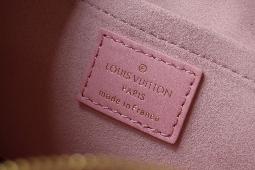 Replica Louis Vuitton New Wave Camera Bag M53683 - Image 8