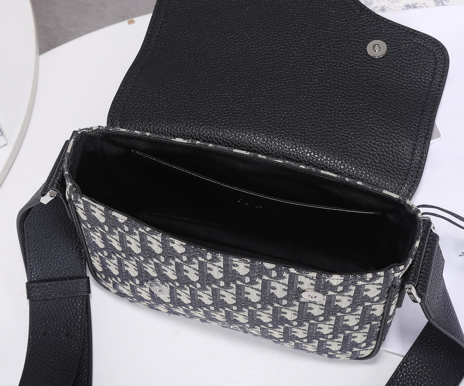 Replica Dior Aaa-Oblique Mini Saddle Messenger Bag - Image 5