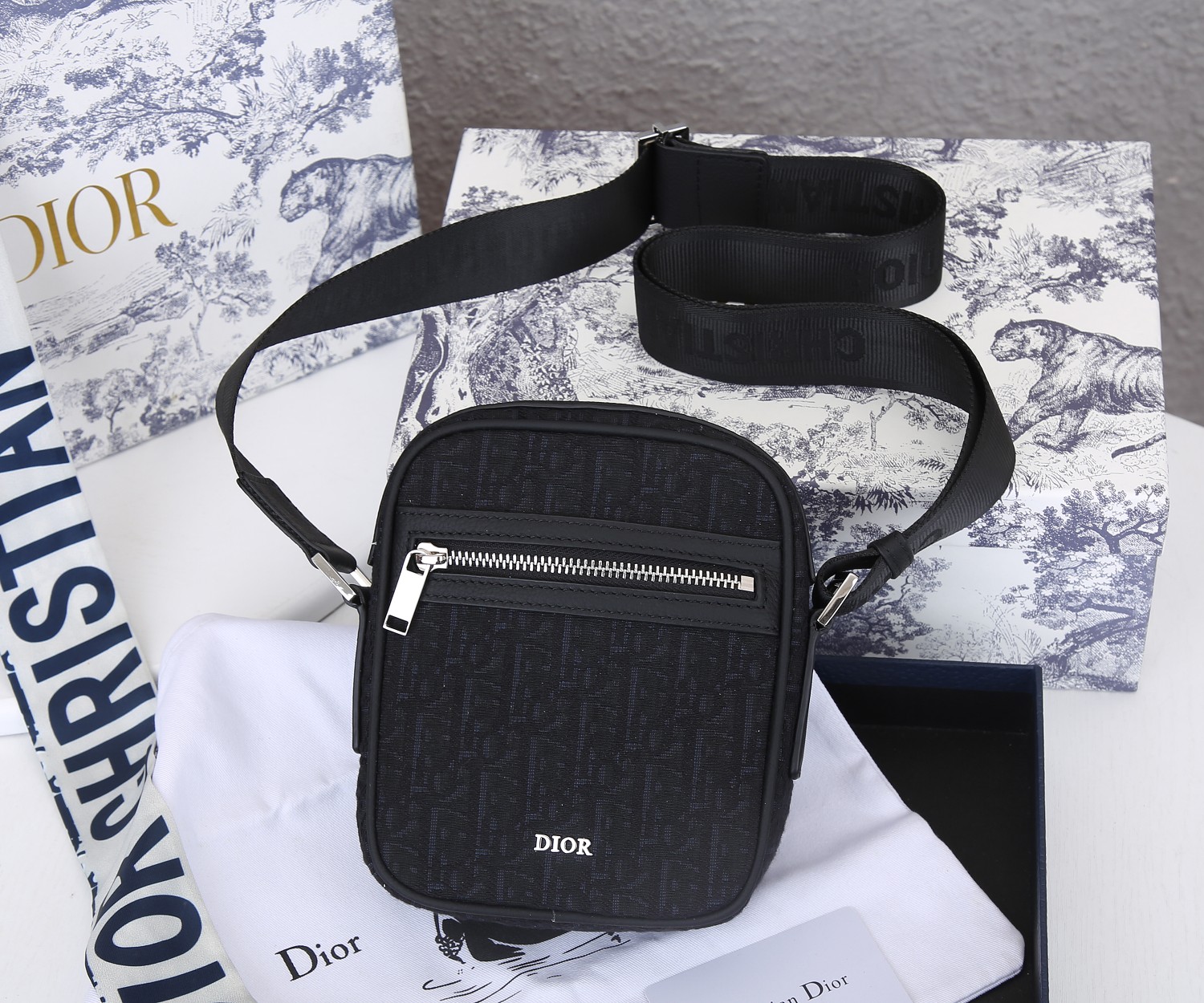 Replica Dior Messenger Pouch Black/Beige - Image 6