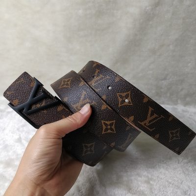 Alternative view of Replica Louis Vuitton Belt L77-70 38Mm Black