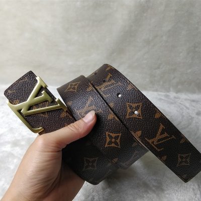 Alternative view of Replica Louis Vuitton Belt L77-70 38Mm Gold