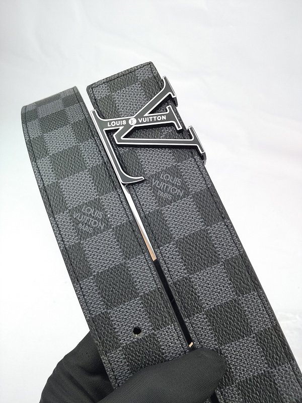 Replica Louis Vuitton Belt L135-70 38Mm Silver - Image 4
