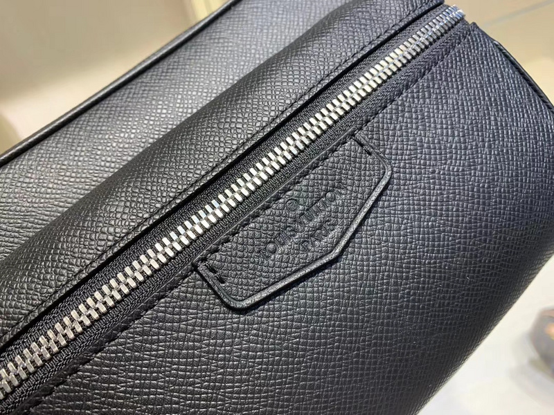 Replica Louis Vuitton Outdoor Bumbag M33438 - Image 5