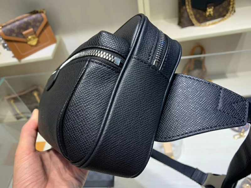 Replica Louis Vuitton Outdoor Bumbag M33438 - Image 3