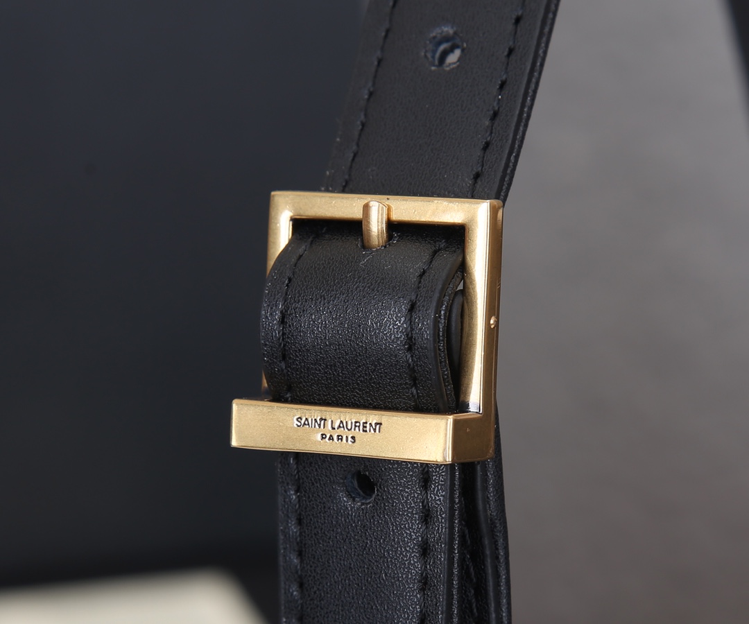 Replica Ysl Le 5 A 7 Hobo Bag In Smooth Leather 2024 - Image 6