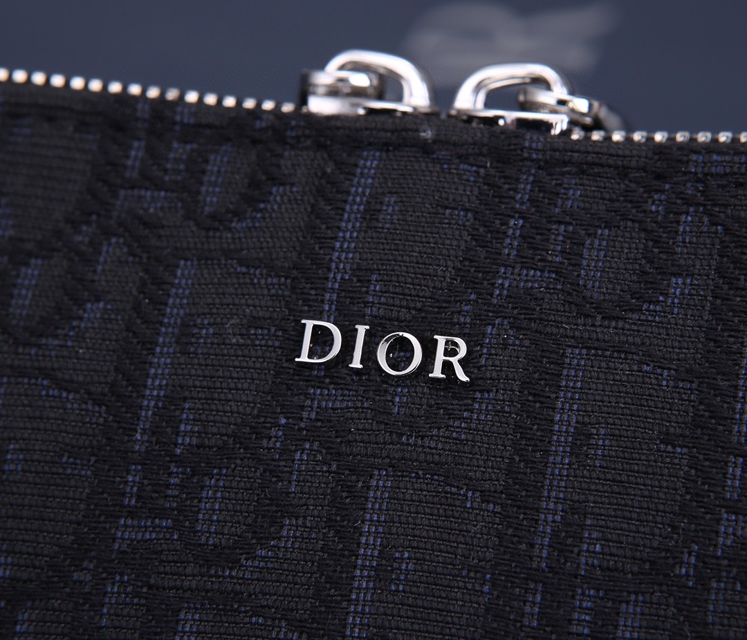 Replica Dior Men’S Pouch With Shoulder Strap - Image 5