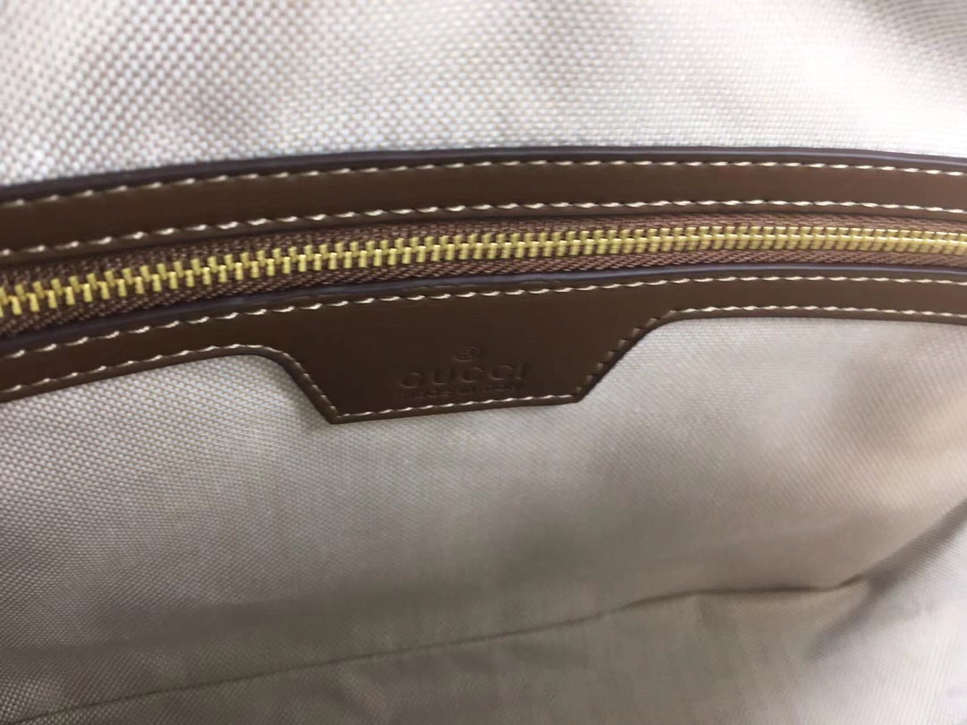 Replica Gucci Messenger Bag With Interlocking G 675891 - Image 9