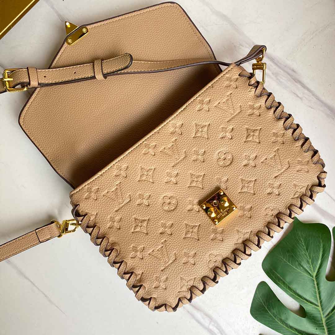 Replica Louis Vuitton Pochette Metis M44881 Navy Blue/Beige/White - Image 15