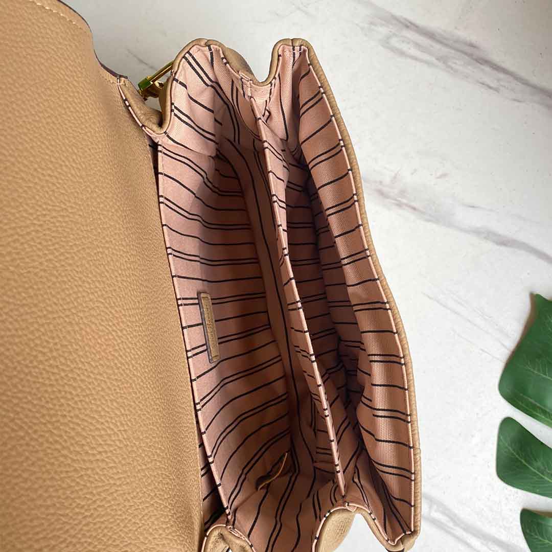 Replica Louis Vuitton Pochette Metis M44881 Navy Blue/Beige/White - Image 16
