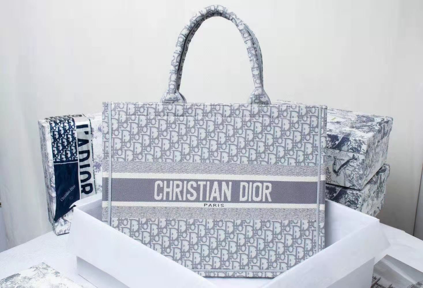 Replica Dior Oblique Book Tote 42/36Cm - Image 10