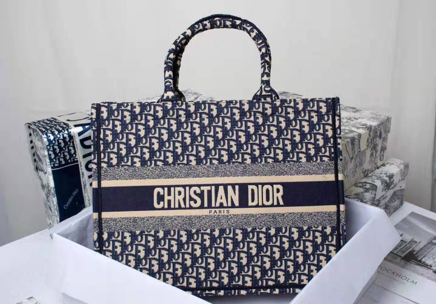 Replica Dior Oblique Book Tote 42/36Cm - Image 12