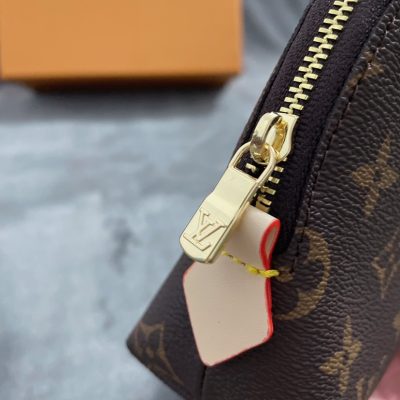 Alternative view of Replica Louis Vuitton Cosmetic Pouch K02