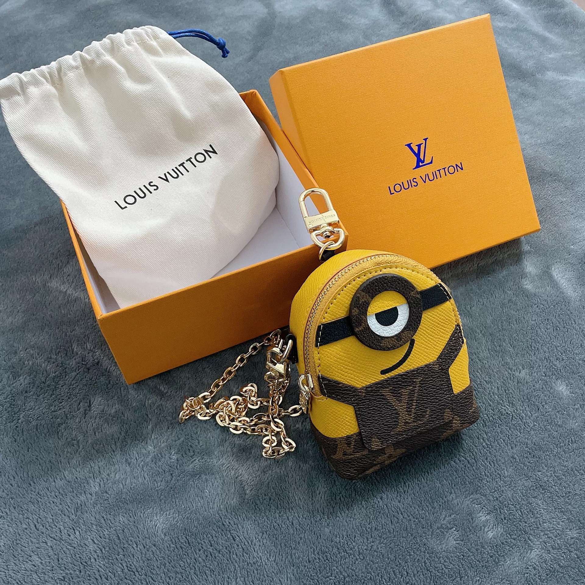 Replica Louis Vuitton Cartoon Bag Charm Chain Coin Wallet L03 - Image 3