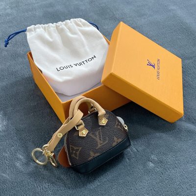 Alternative view of Replica Louis Vuitton Dog Bag Charm Chain Coin Wallet L05