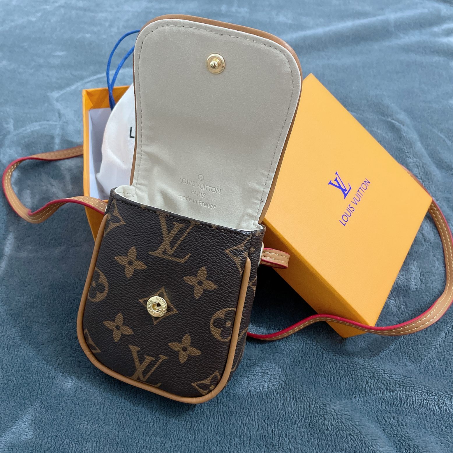 Replica Louis Vuitton Classic Monogram Waist Bag L06 - Image 3