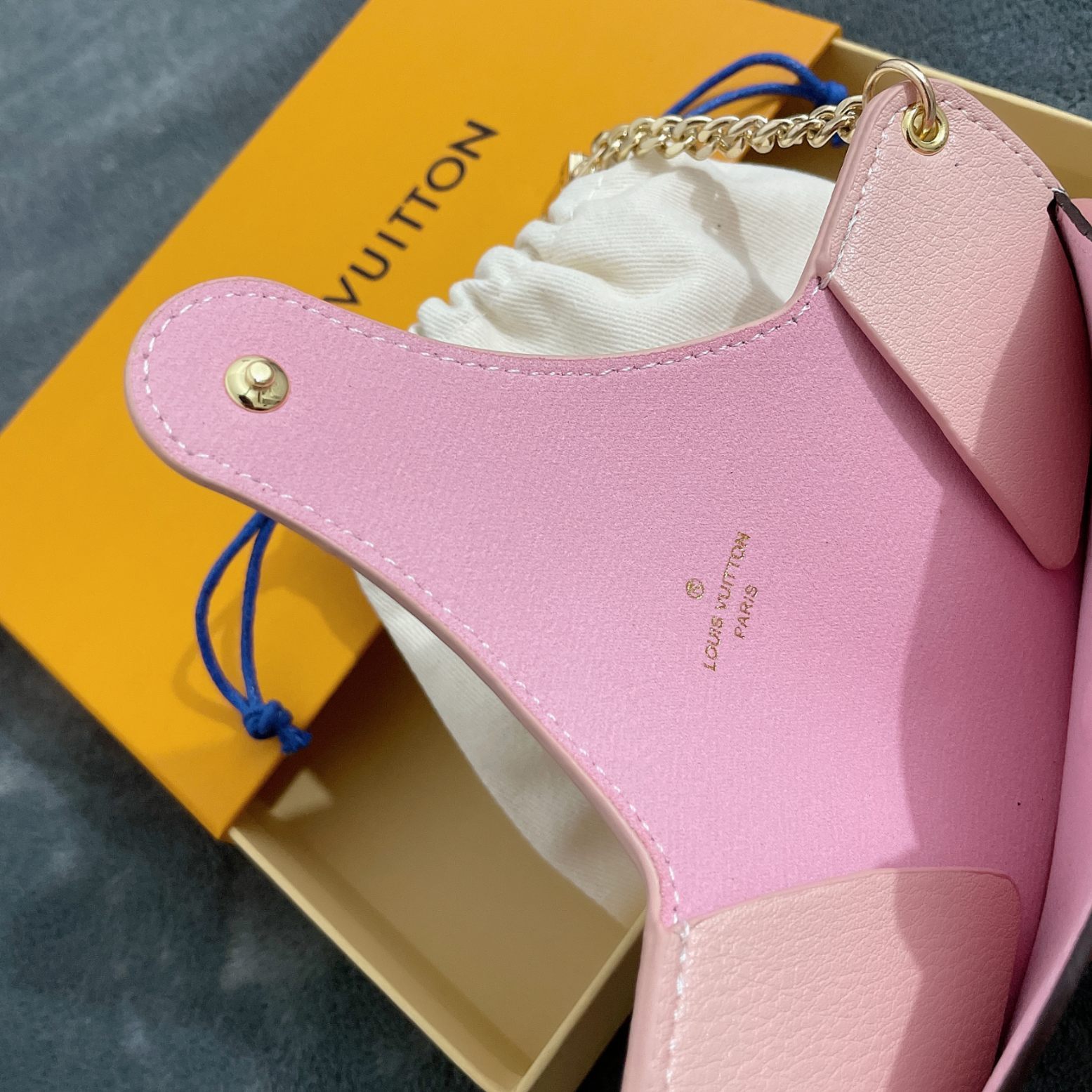 Replica Louis Vuitton Sunglasses Case Glasses Box L09 - Image 6