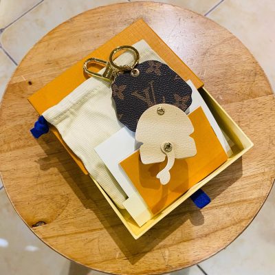 Alternative view of Replica Louis Vuitton Lion Bag Charm And Key Holder L10