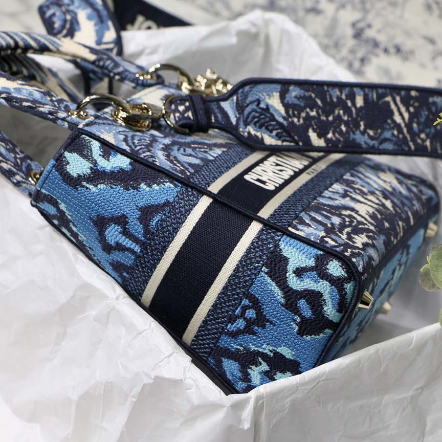 Replica Dior Aaa-Medium Lady D-Lite Bag /Embroidered Logo - Image 4