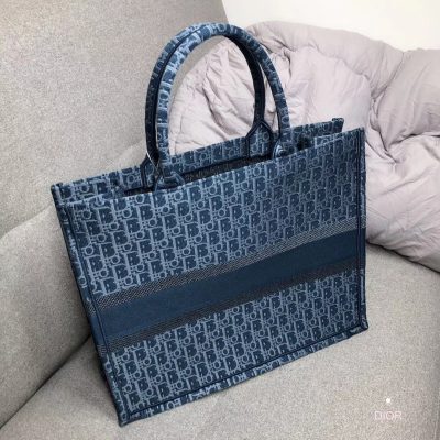 Alternative view of Replica Dior Book Tote M1286