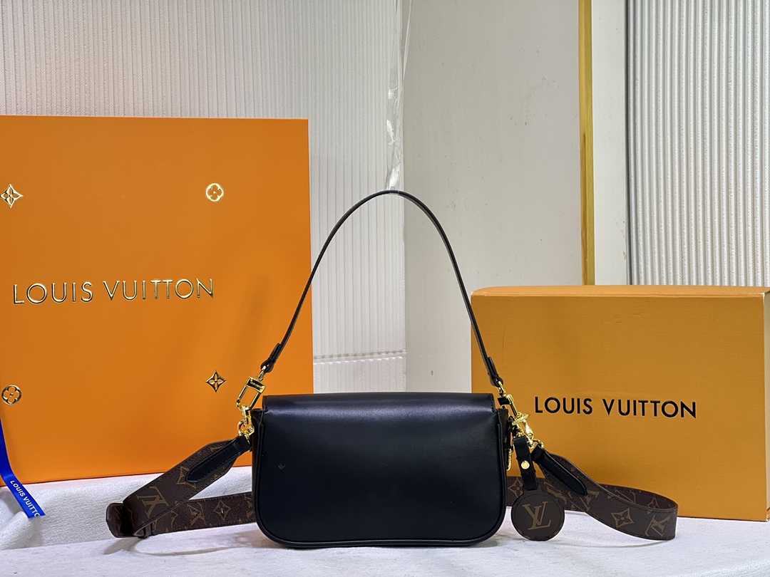 Replica Louis Vuitton Swing Bag - Image 4