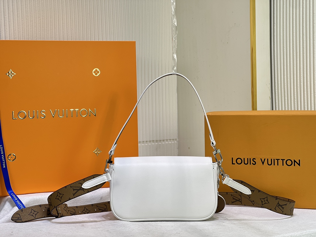 Replica Louis Vuitton Swing Bag - Image 8