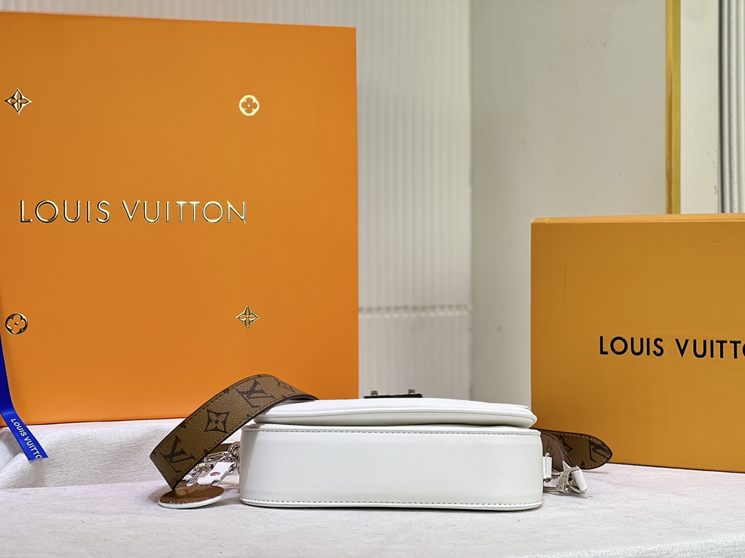 Replica Louis Vuitton Swing Bag - Image 9