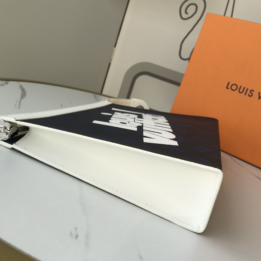 Replica Louis Vuitton Pochette Voyage Mm M30423 - Image 5