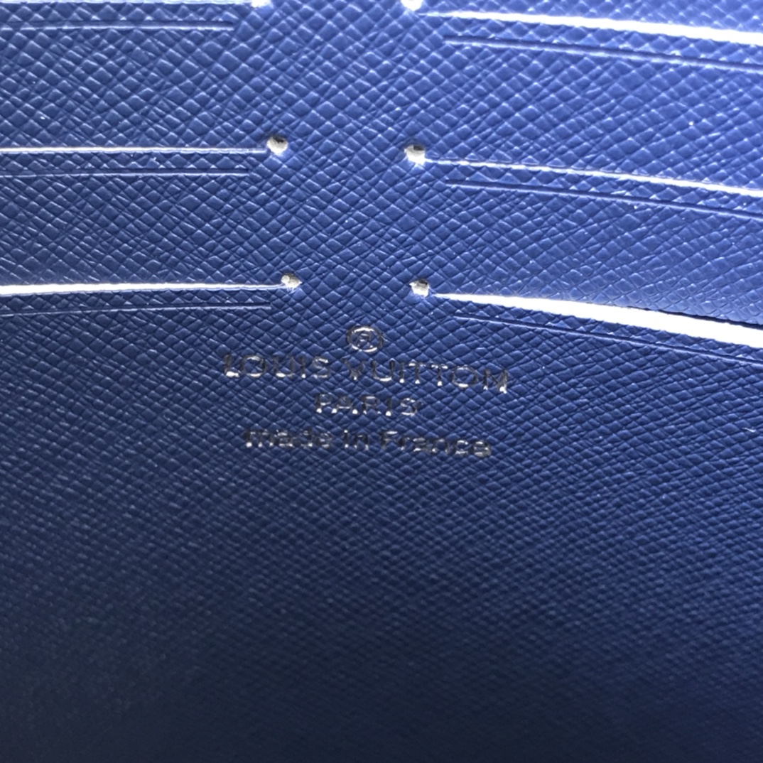 Replica Louis Vuitton Pochette Voyage Mm M30423 - Image 9