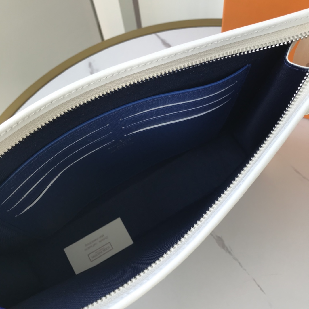 Replica Louis Vuitton Pochette Voyage Mm M30423 - Image 10