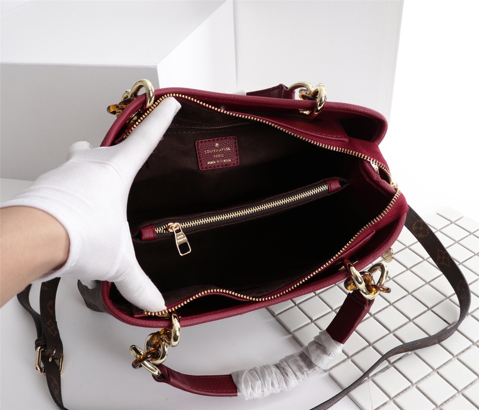 Replica Louis Vuitton Classic Monogram Handle Bag With Strap - Image 21