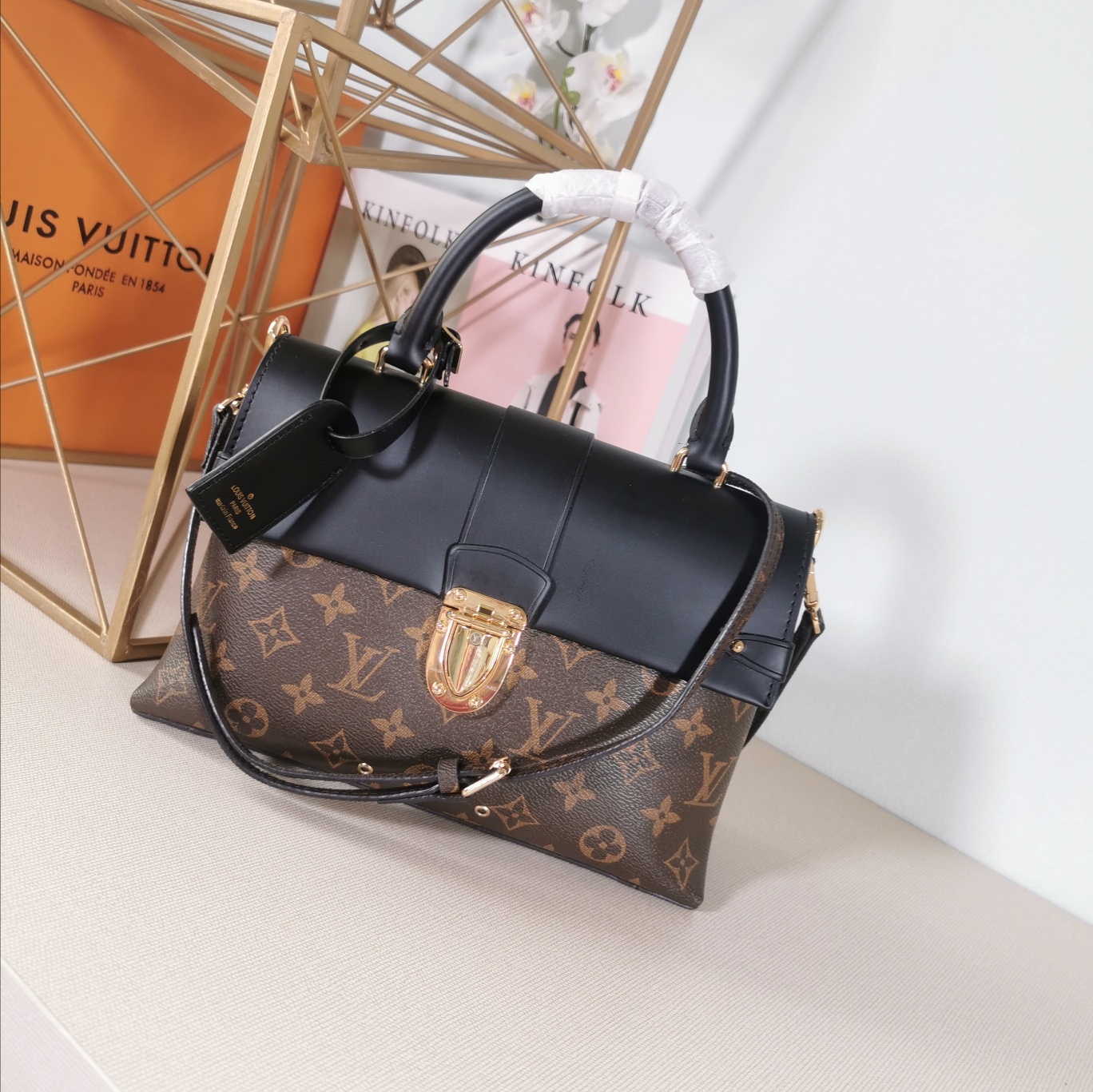 Replica Louis Vuitton One Handle M43125 - Image 2
