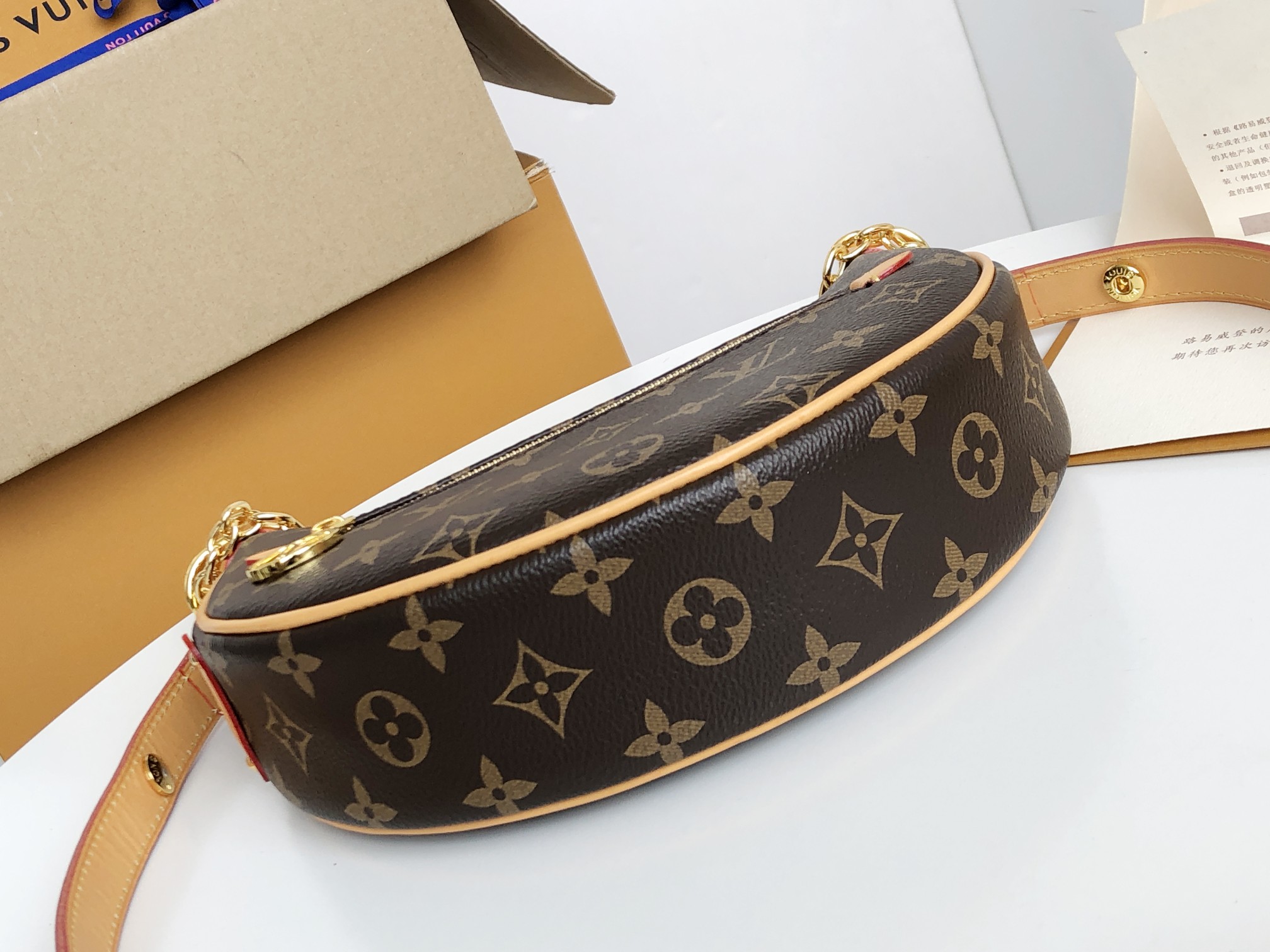 Replica Louis Vuitton Aaa Monogram Loop Handbag - Image 2