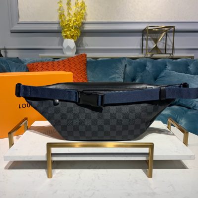 Alternative view of Replica Louis Vuitton Discovery Bumbag M44336