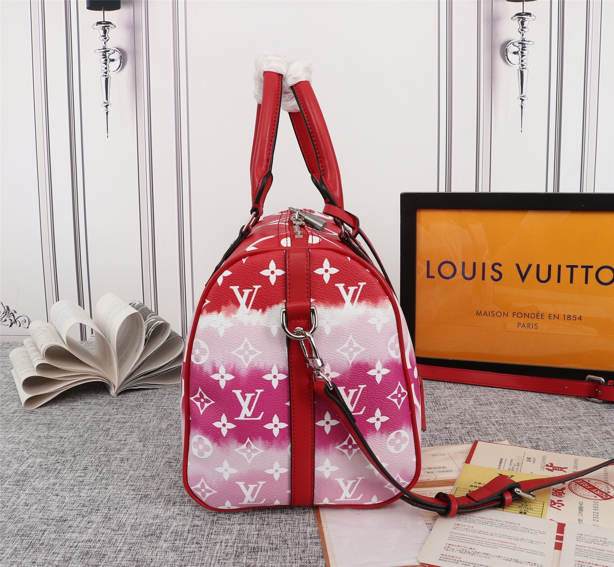 Replica Louis Vuitton Escale Speedy Bandouliere 30 Pink/Red/Blue - Image 11