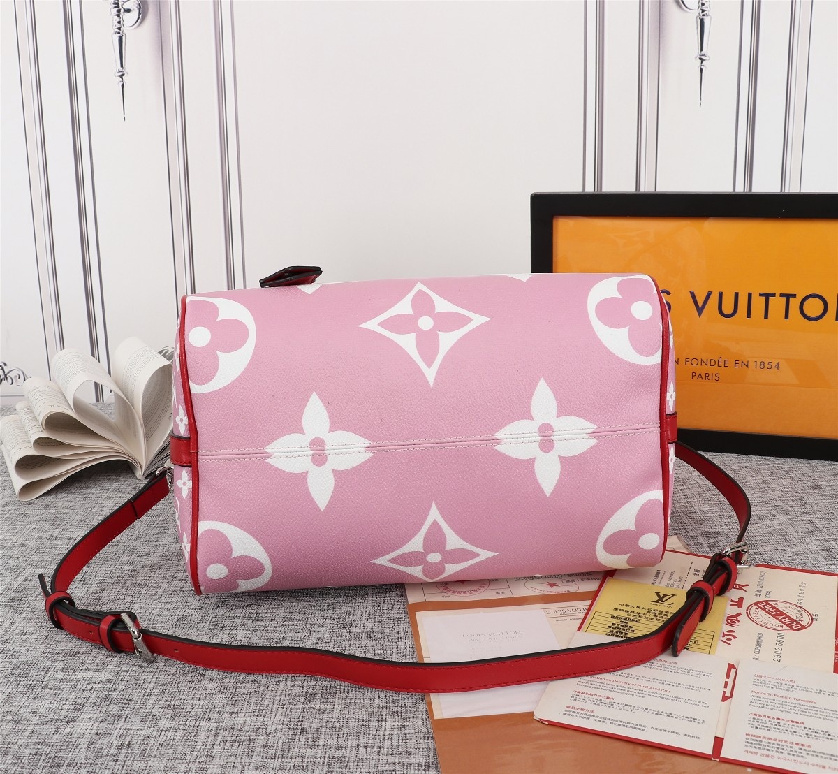 Replica Louis Vuitton Escale Speedy Bandouliere 30 Pink/Red/Blue - Image 12