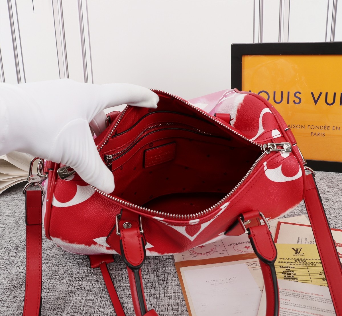 Replica Louis Vuitton Escale Speedy Bandouliere 30 Pink/Red/Blue - Image 13