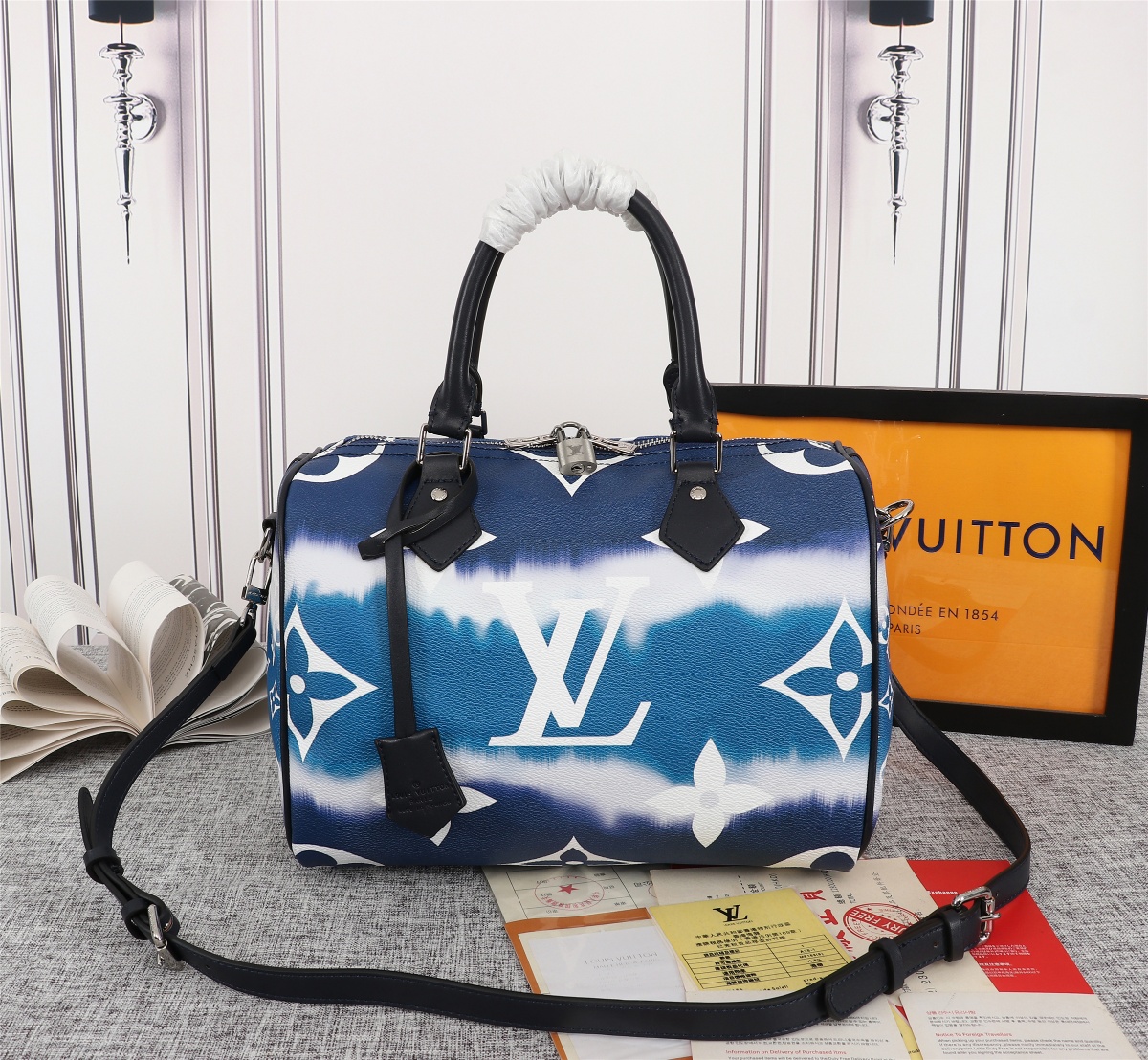 Replica Louis Vuitton Escale Speedy Bandouliere 30 Pink/Red/Blue - Image 6