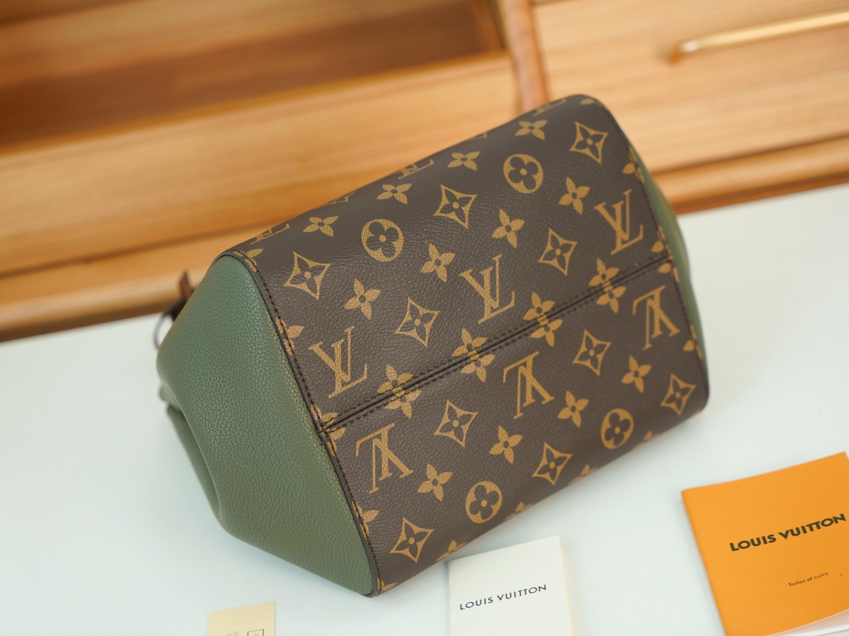 Replica Louis Vuitton Fold Tote Pm M45388 - Image 4