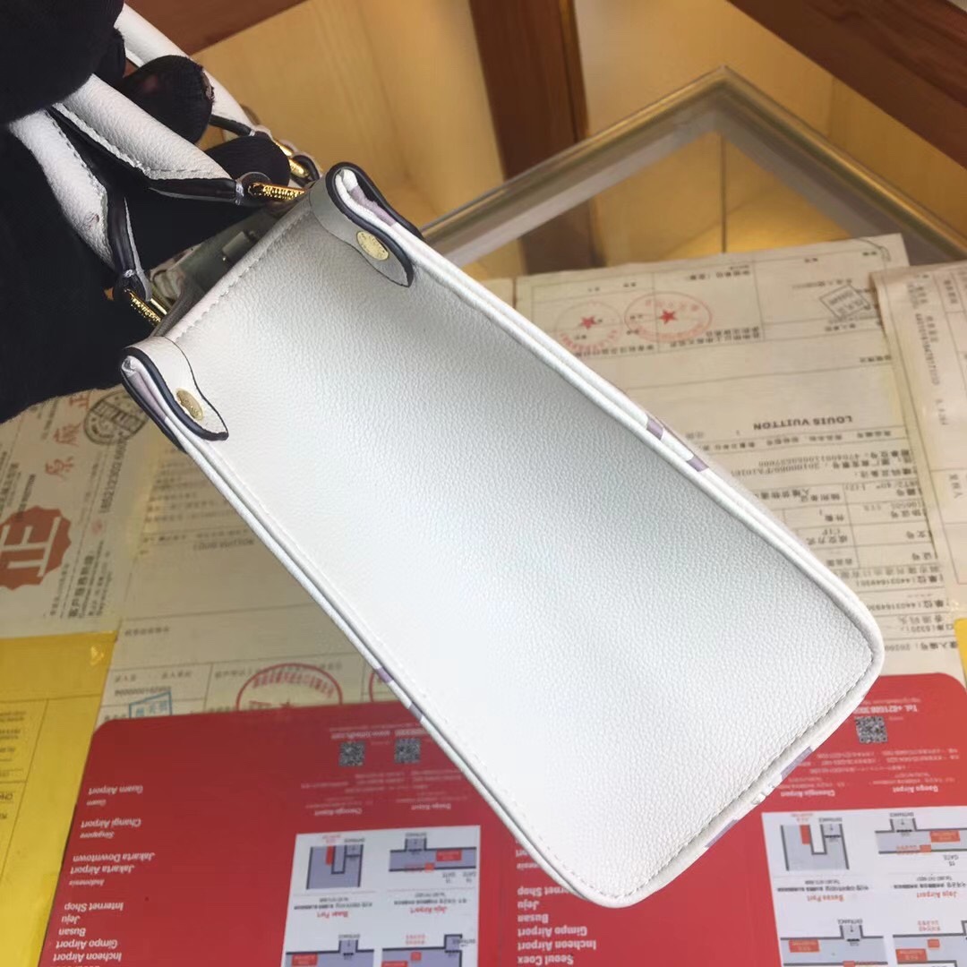 Replica Louis Vuitton Onthego Pm M45659 Black/White/Beige - Image 12