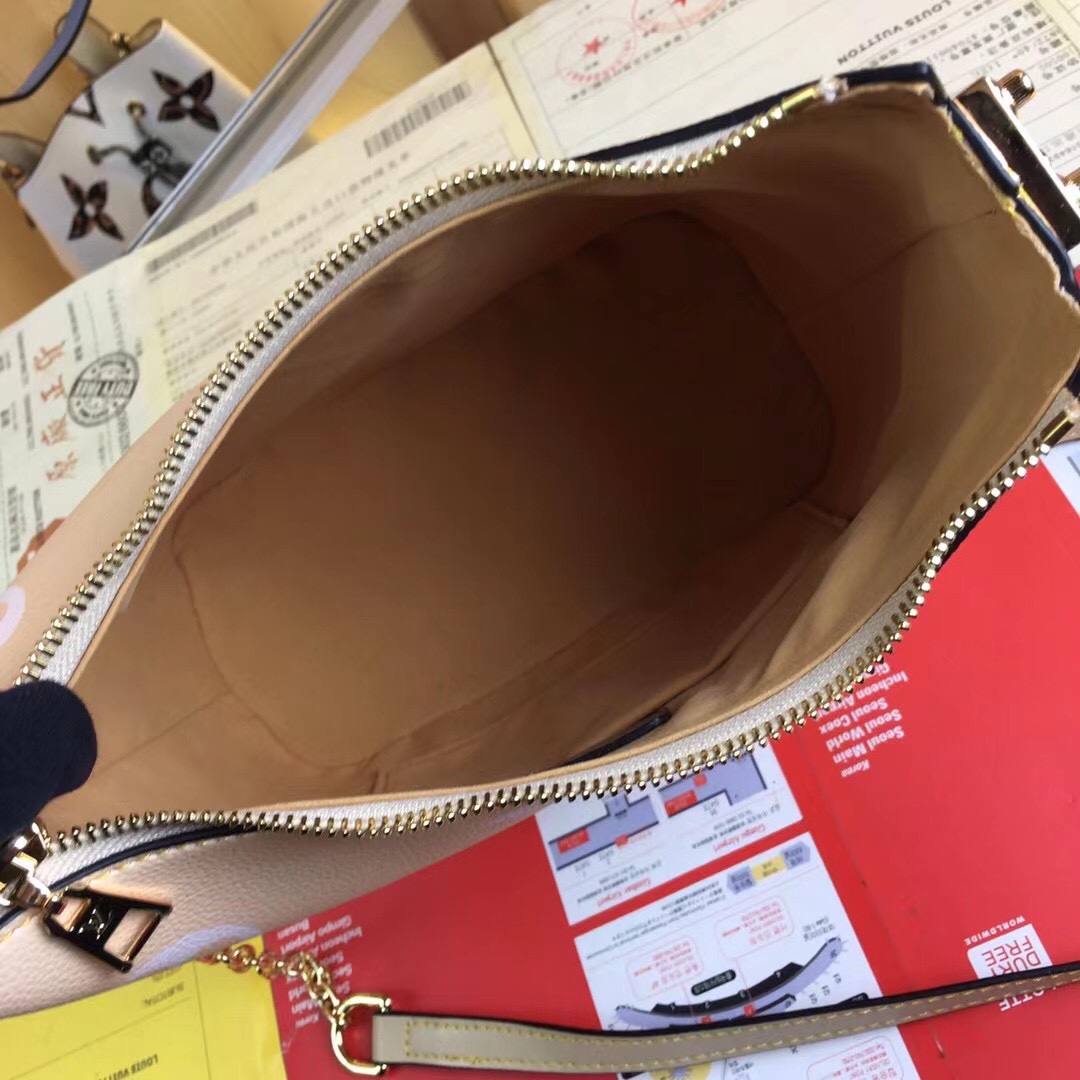 Replica Louis Vuitton Marshmallow Hobo Bag Beige/Pink/Blue - Image 6