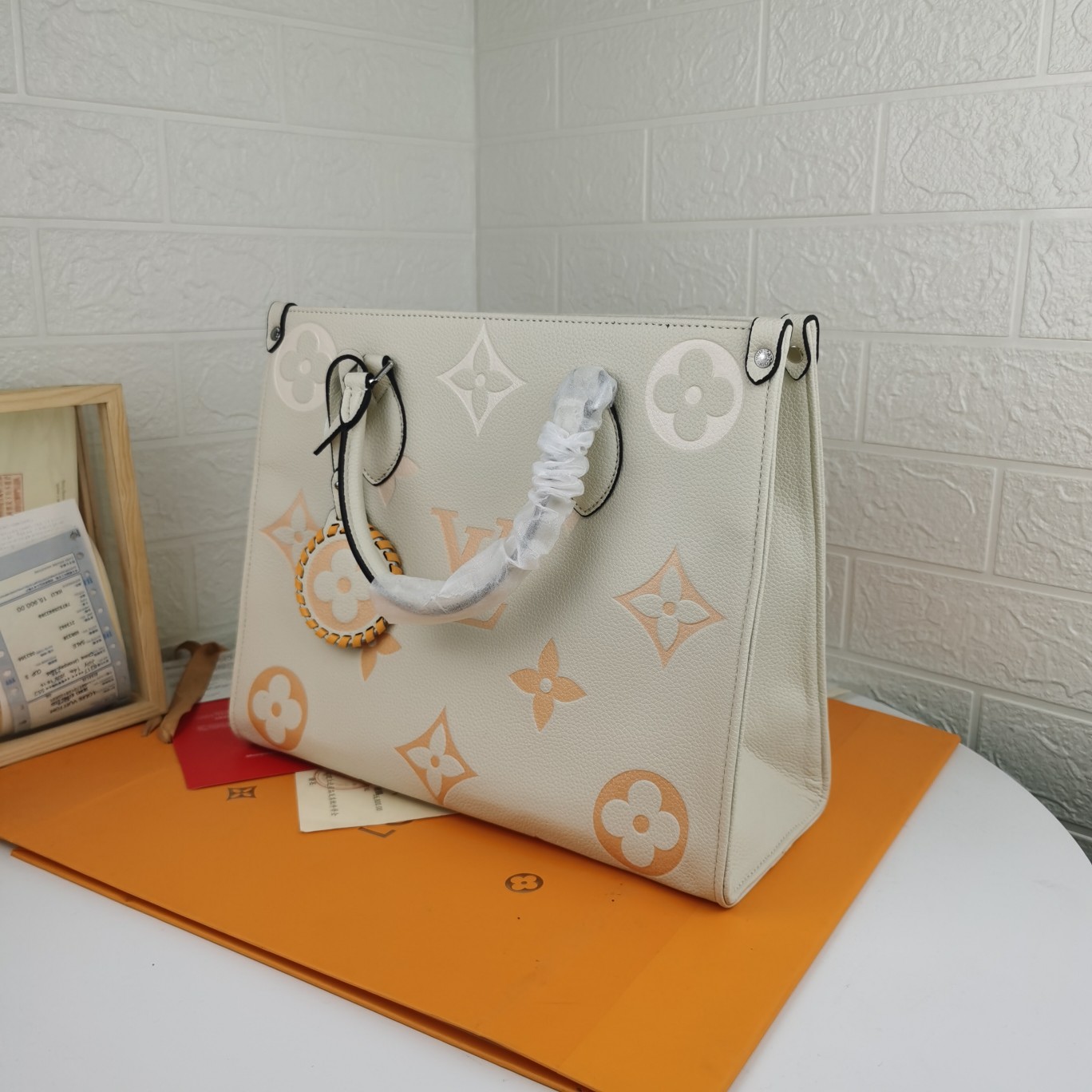 Replica Louis Vuitton By The Pool-Onthego Mm Blue/Beige/Pink - Image 11