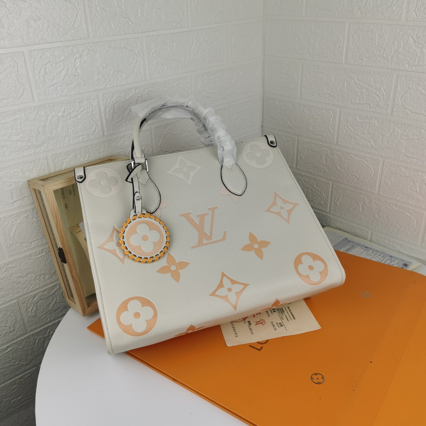 Replica Louis Vuitton By The Pool-Onthego Mm Blue/Beige/Pink - Image 12