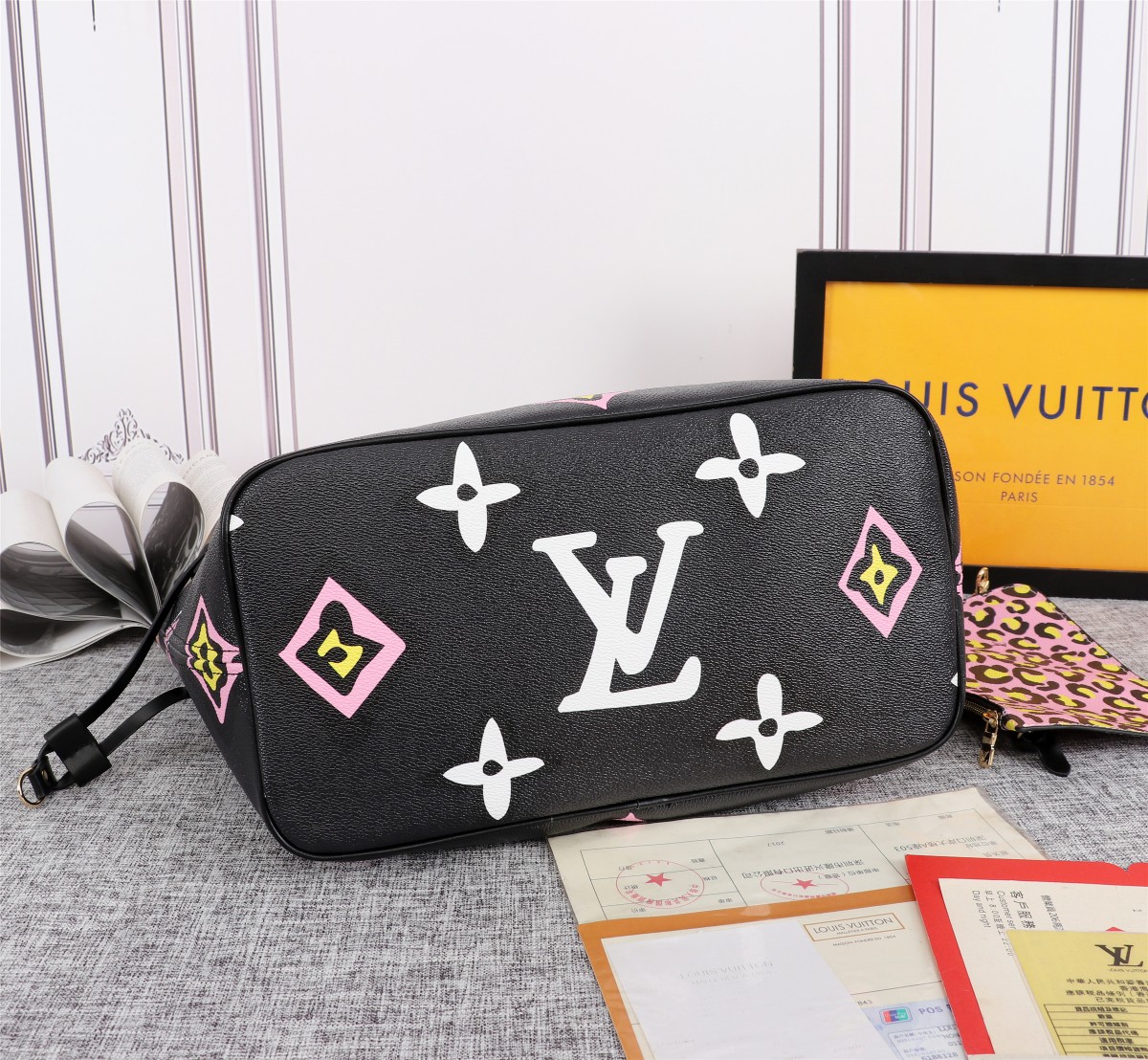 Replica Louis Vuitton Aaa-Neverfull Mm Tote Bag Black/White M45818 - Image 3