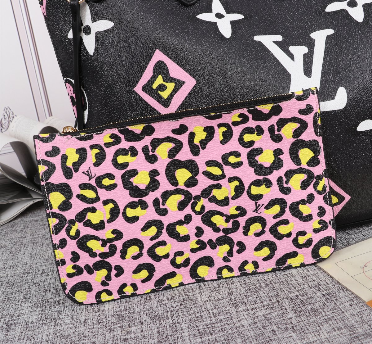 Replica Louis Vuitton Aaa-Neverfull Mm Tote Bag Black/White M45818 - Image 4