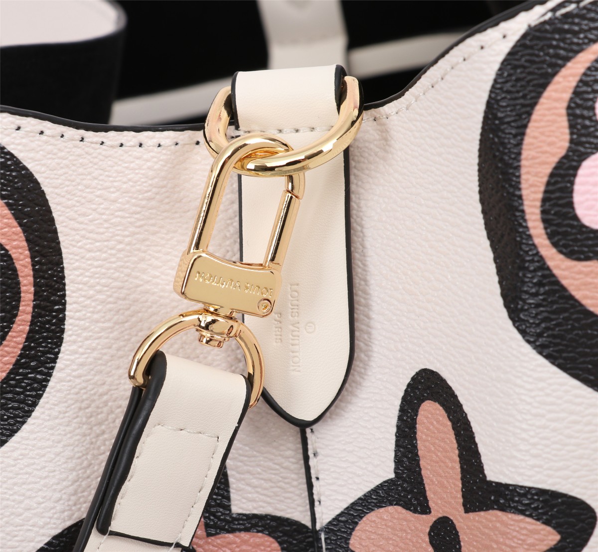 Replica Louis Vuitton Neonoe Mm Bucket Bag Black/White - Image 11