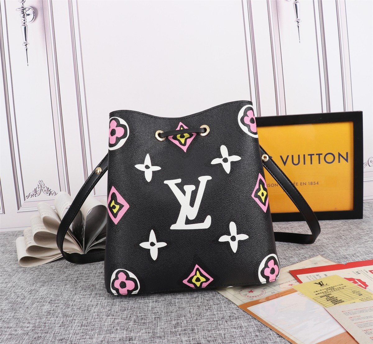 Replica Louis Vuitton Neonoe Mm Bucket Bag Black/White - Image 2
