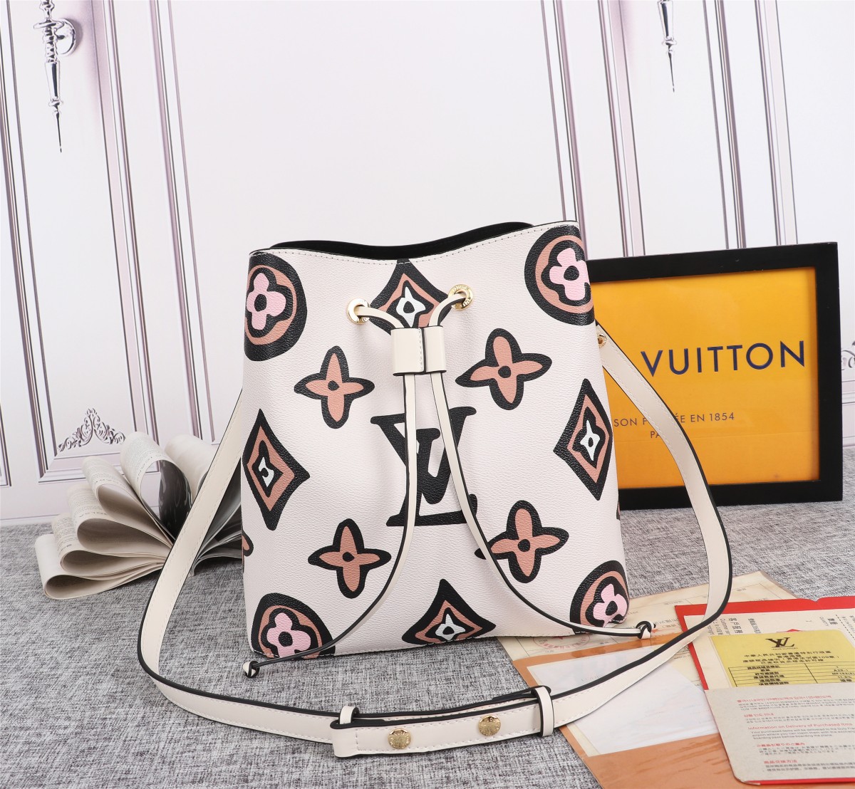 Replica Louis Vuitton Neonoe Mm Bucket Bag Black/White - Image 7