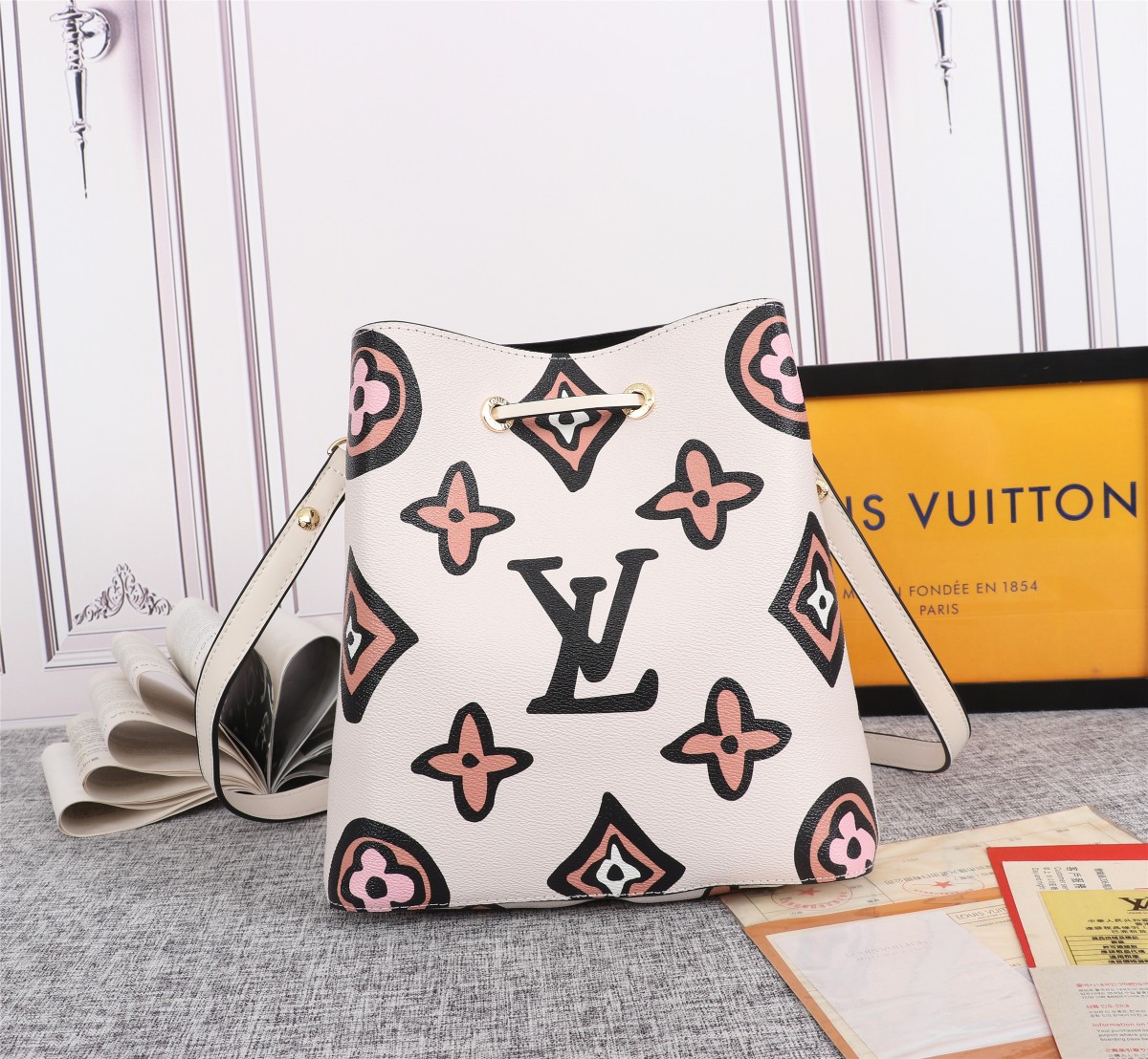 Replica Louis Vuitton Neonoe Mm Bucket Bag Black/White - Image 8